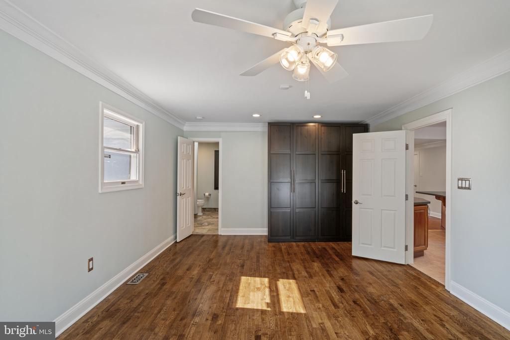 3404 SUNNY VIEW DRIVE