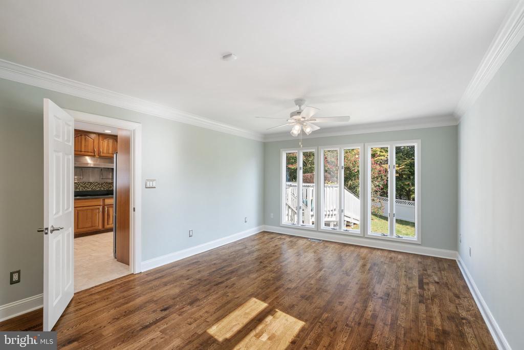 3404 SUNNY VIEW DRIVE