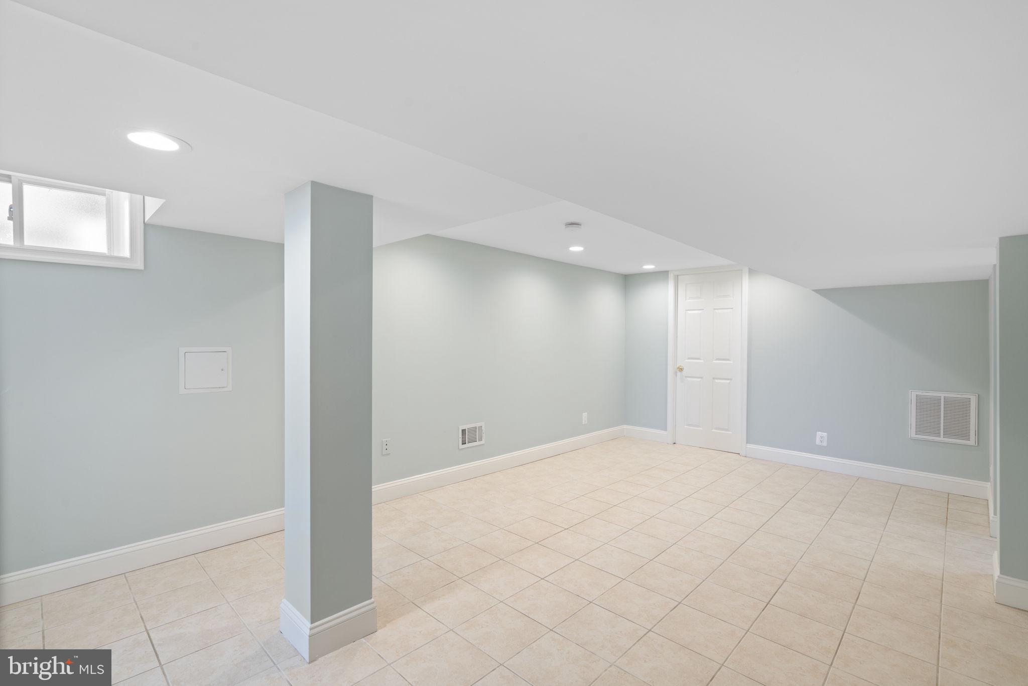 3404 SUNNY VIEW DRIVE