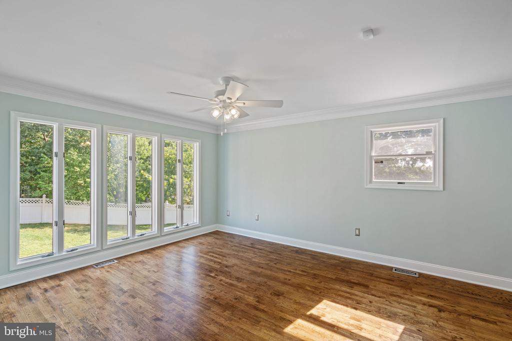 3404 SUNNY VIEW DRIVE