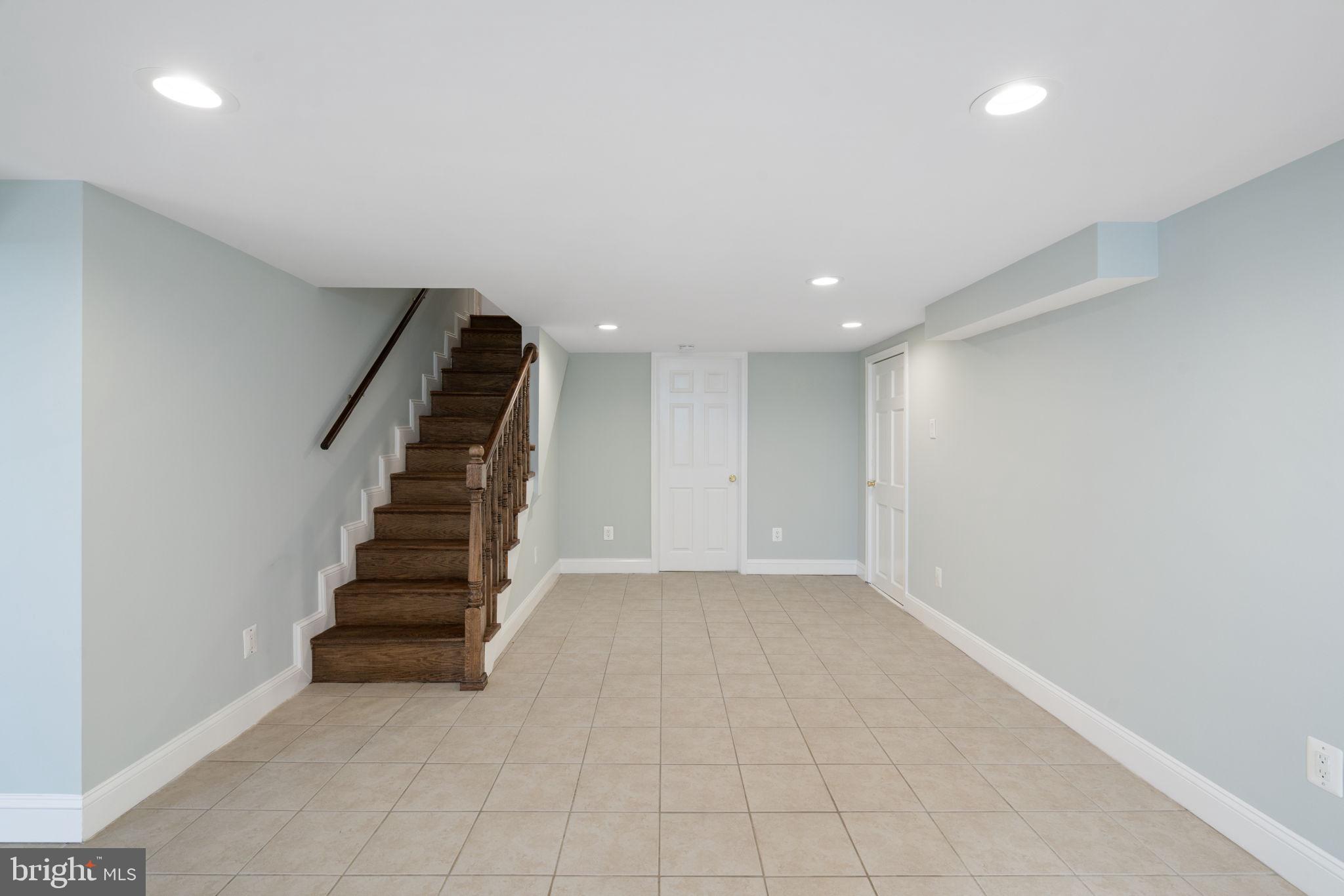 3404 SUNNY VIEW DRIVE