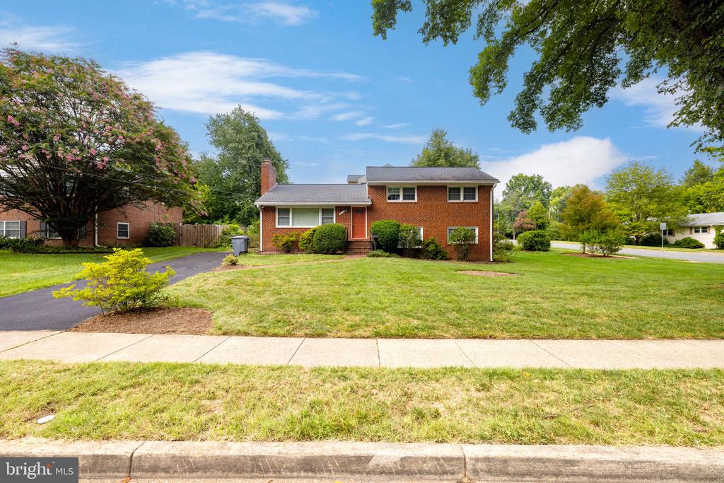 7016 ENTERPRISE AVENUE