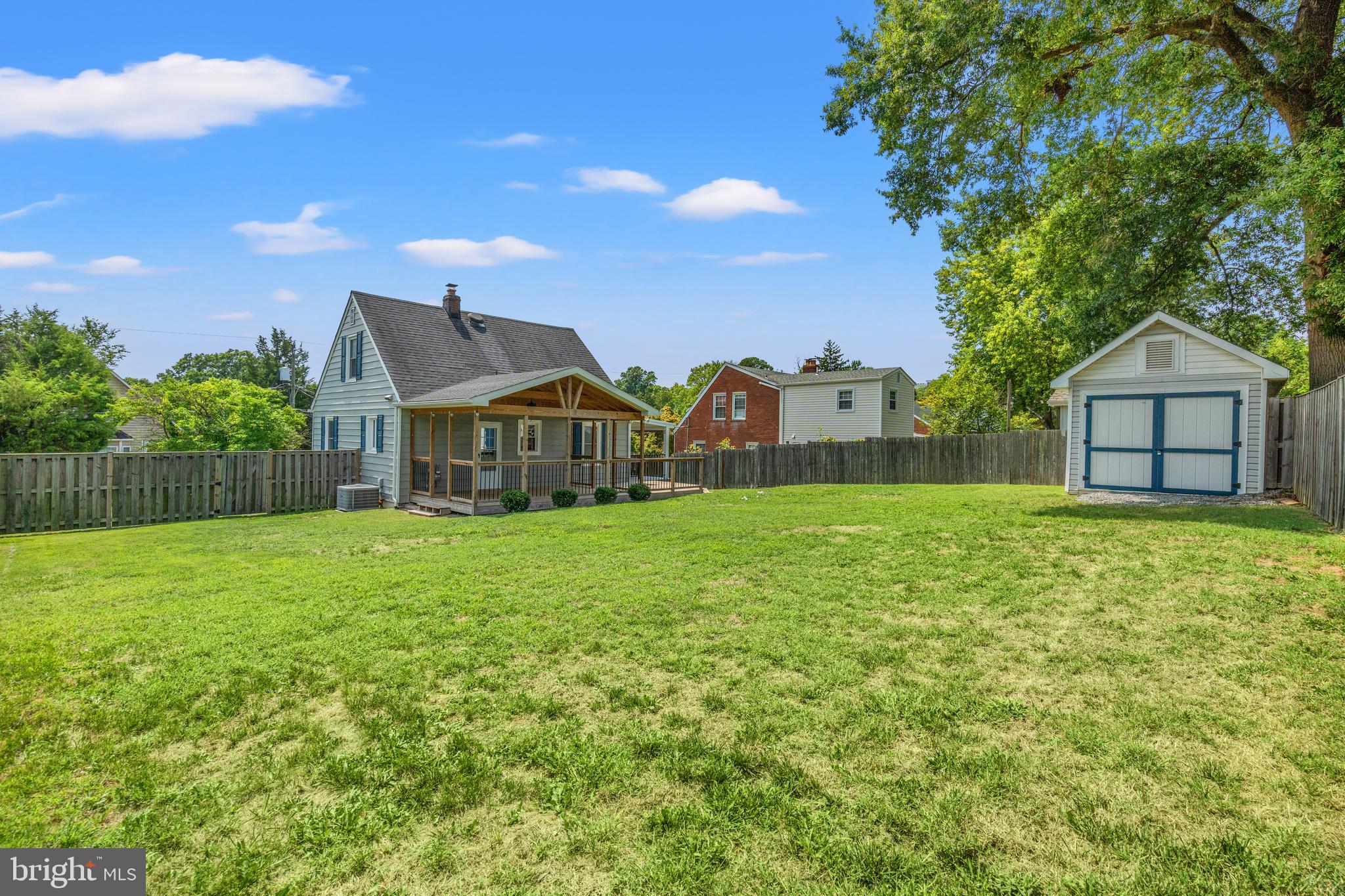 2710 MEMORIAL STREET