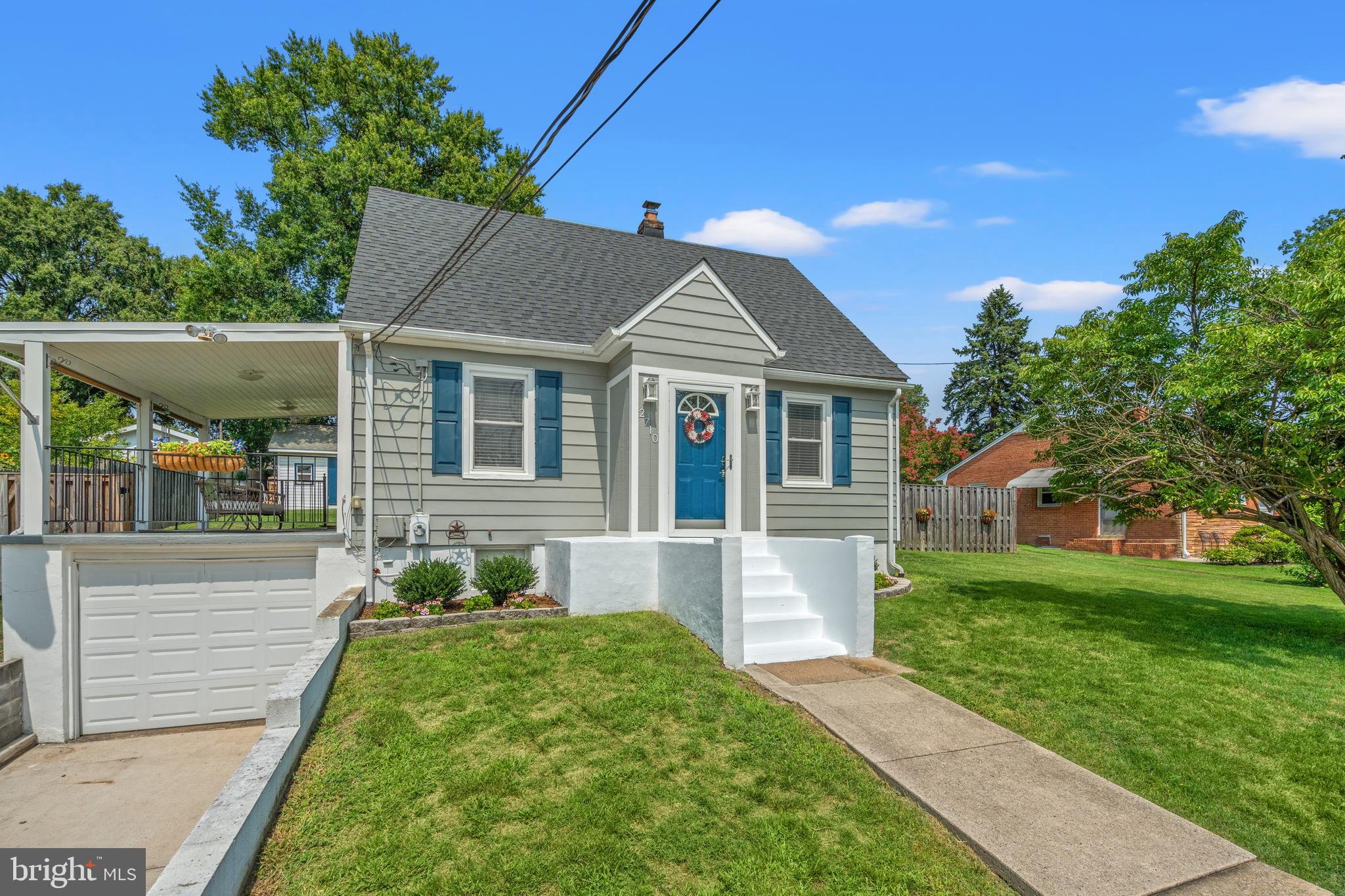 2710 MEMORIAL STREET