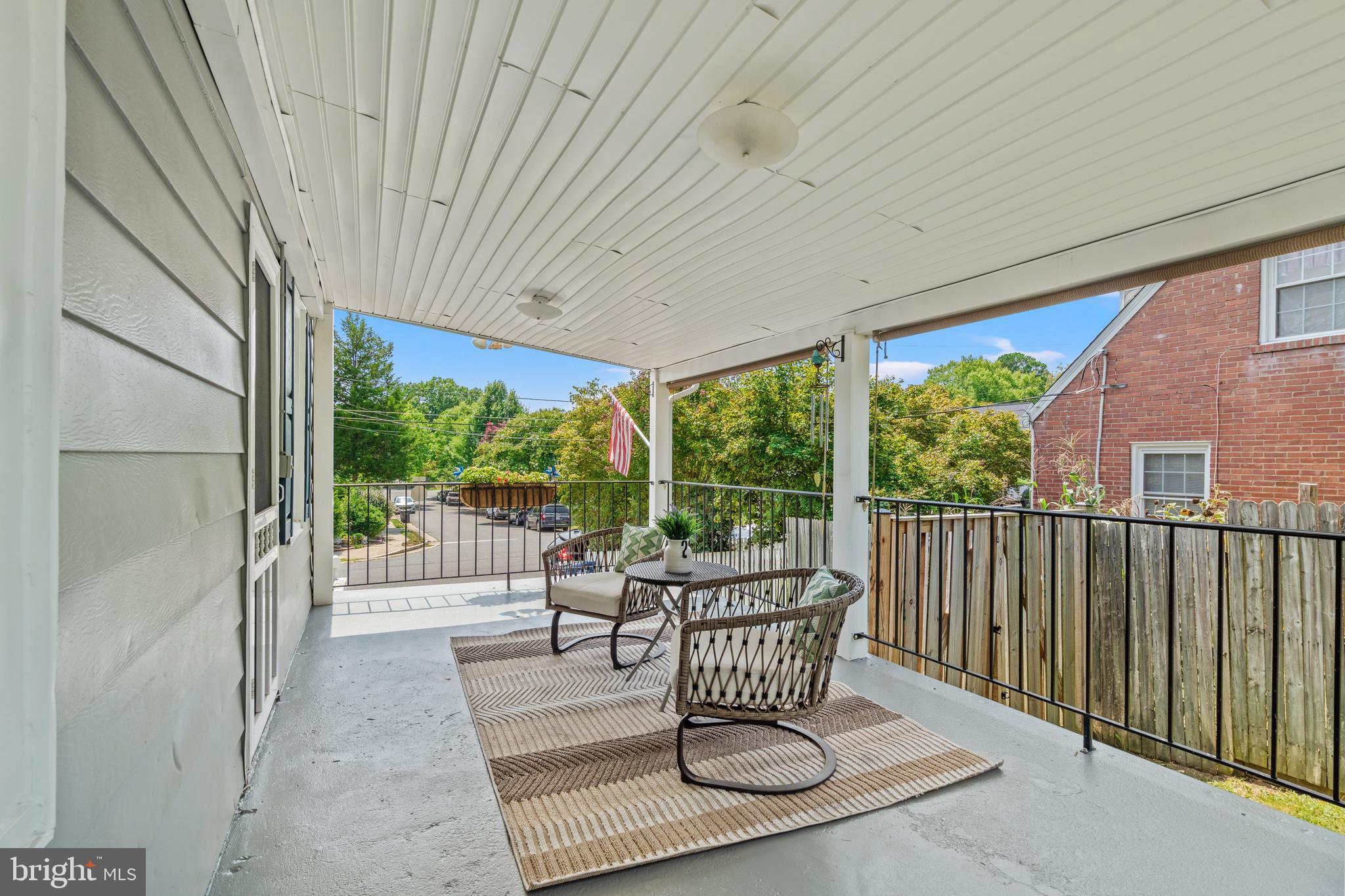 2710 MEMORIAL STREET