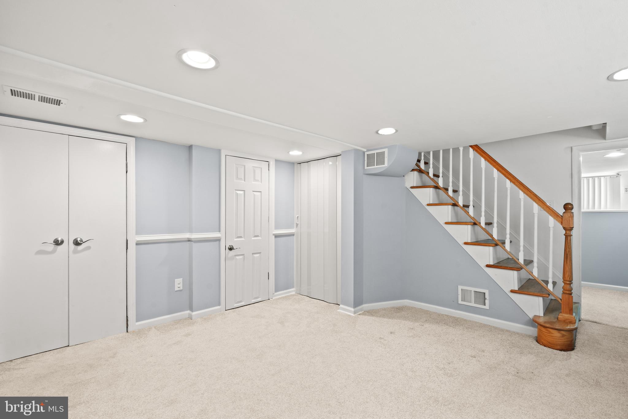 2710 MEMORIAL STREET