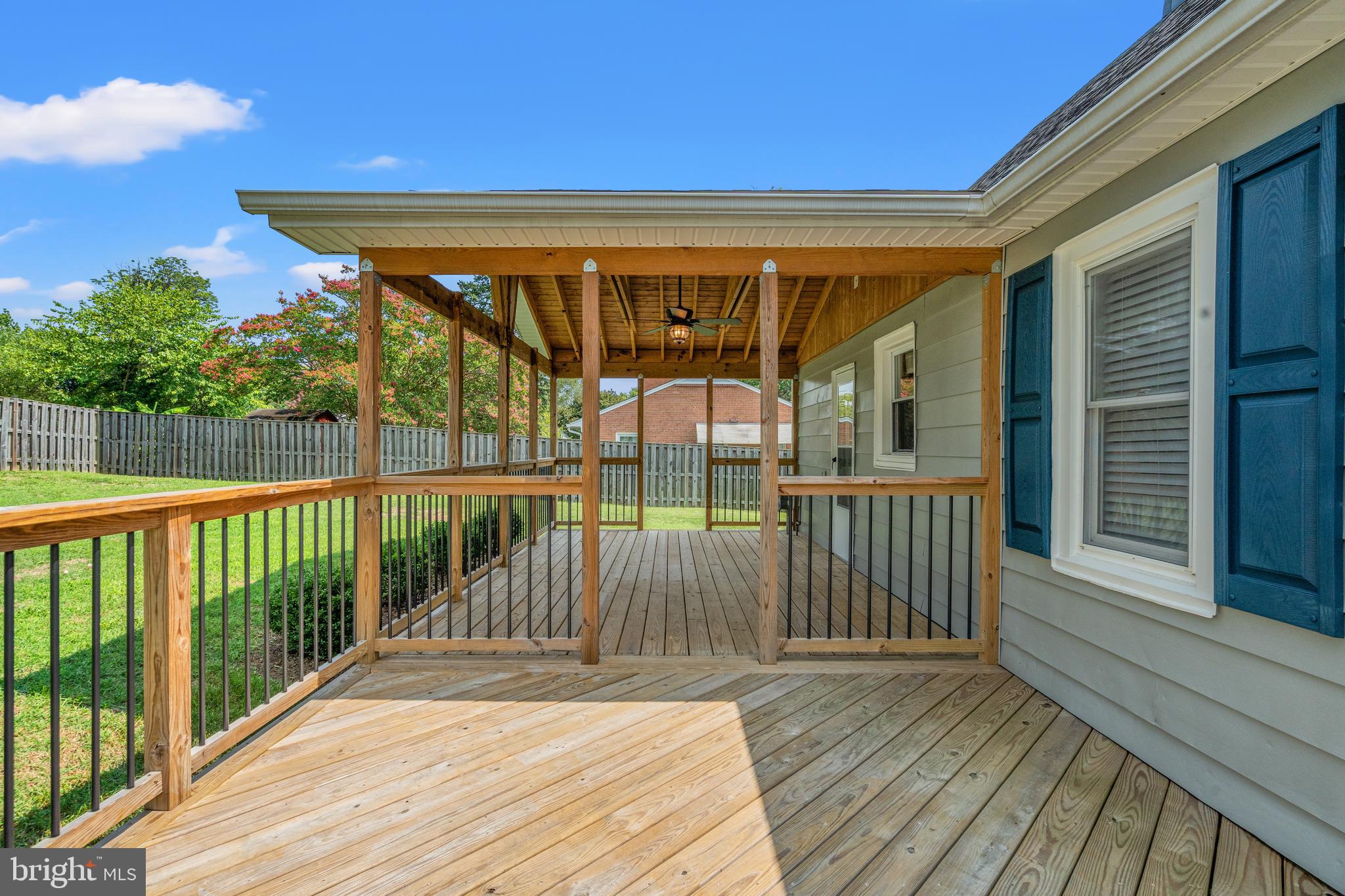 2710 MEMORIAL STREET