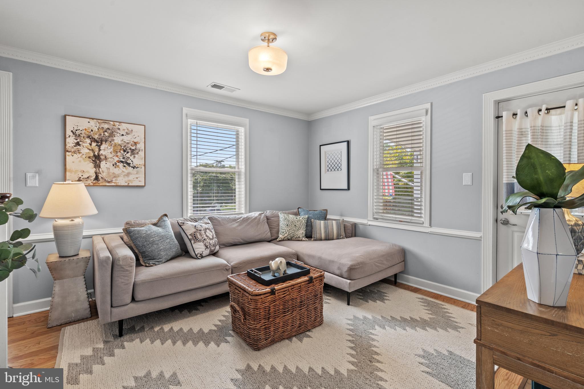 2710 MEMORIAL STREET