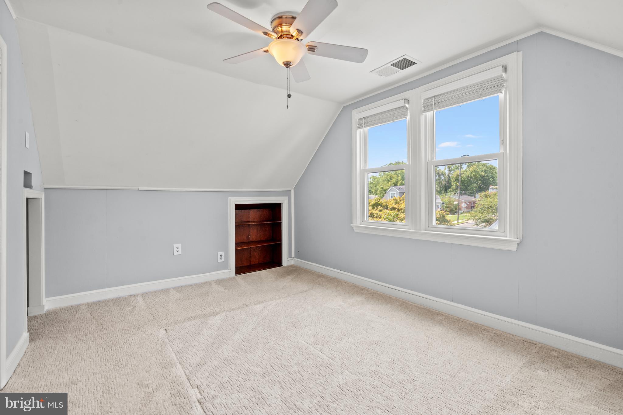 2710 MEMORIAL STREET