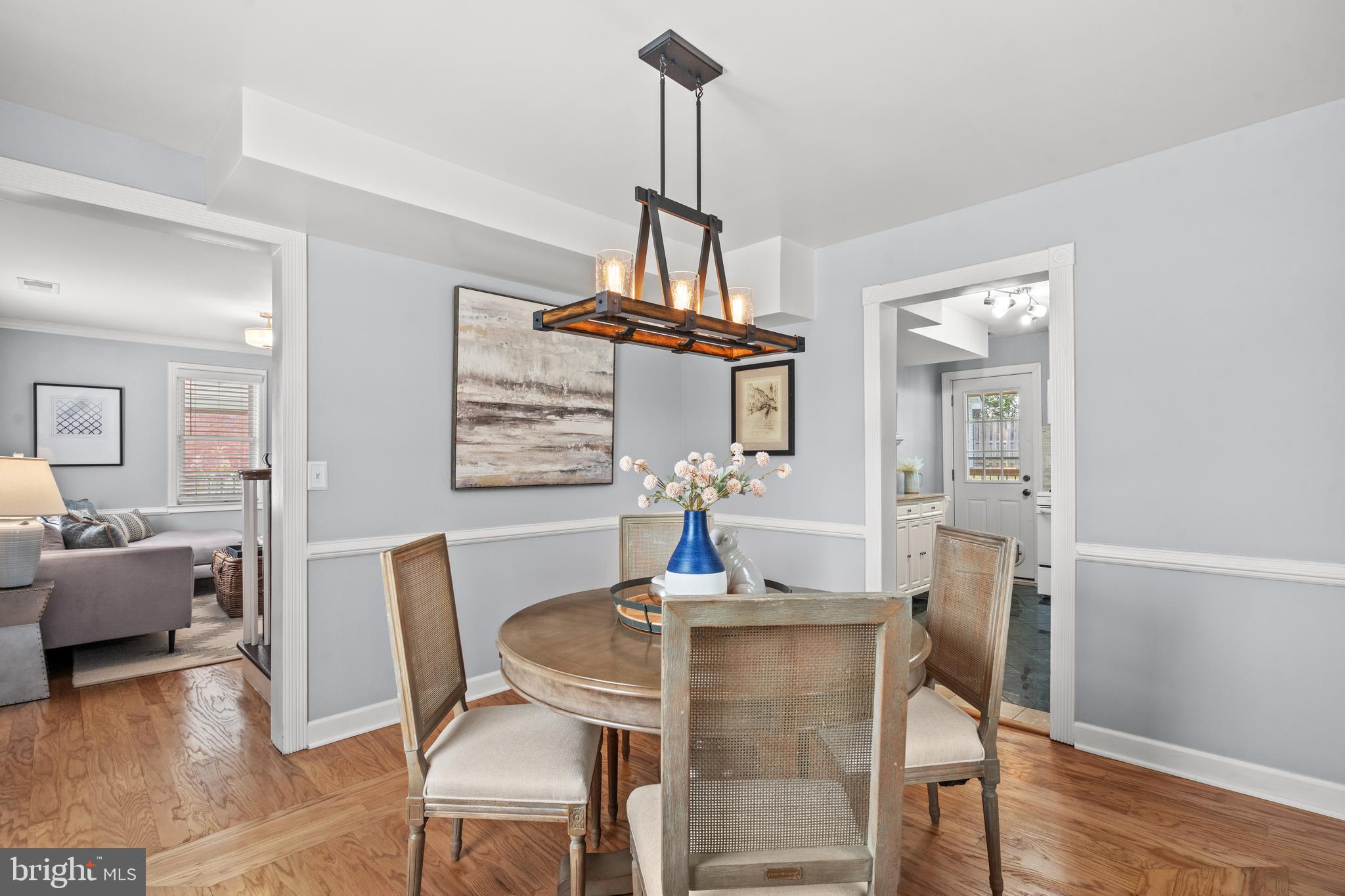 2710 MEMORIAL STREET