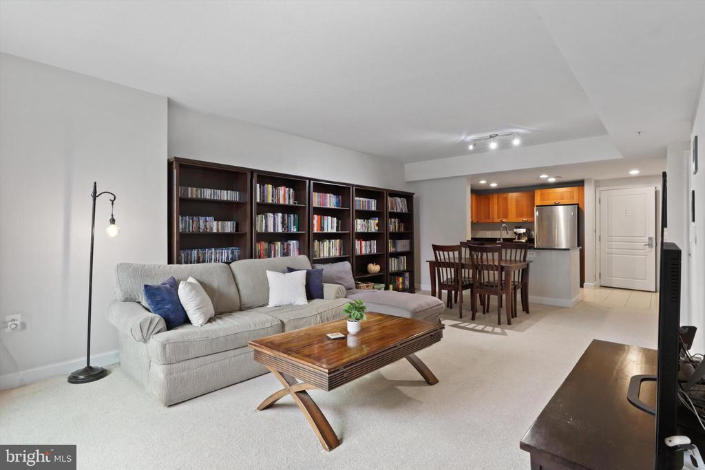 2451 MIDTOWN AVENUE 309