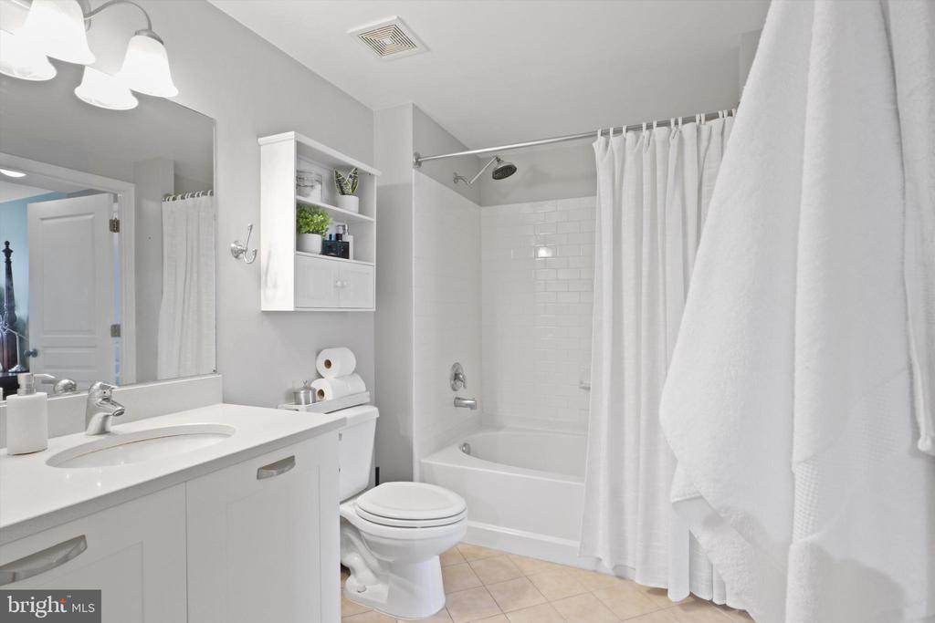 2451 MIDTOWN AVENUE 309