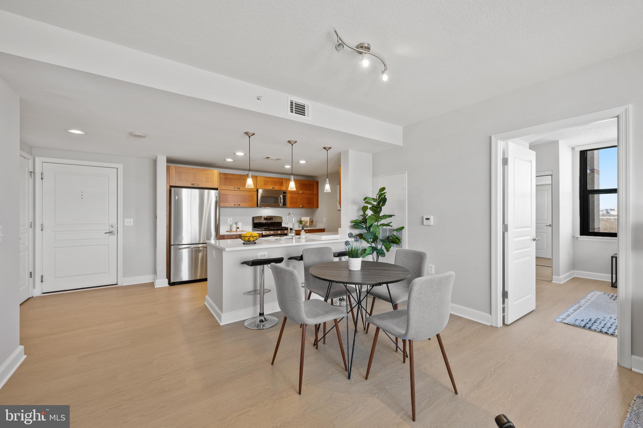 2451 MIDTOWN AVENUE 1401