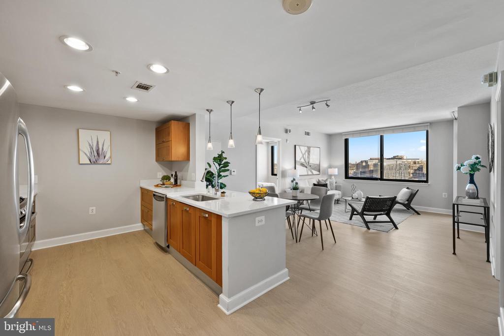 2451 MIDTOWN AVENUE 1401