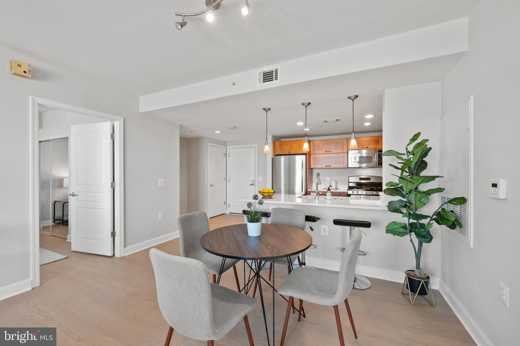 2451 MIDTOWN AVENUE 1401