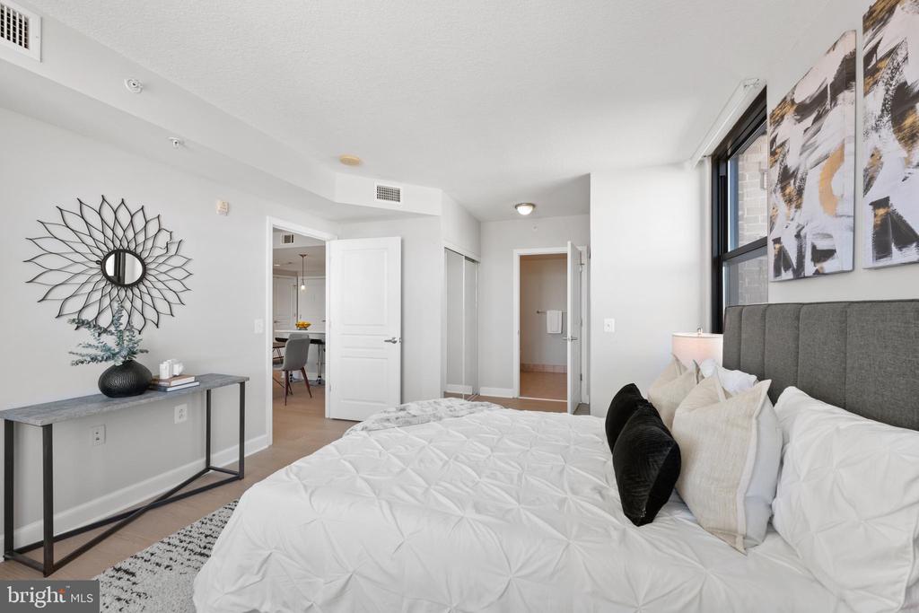 2451 MIDTOWN AVENUE 1401