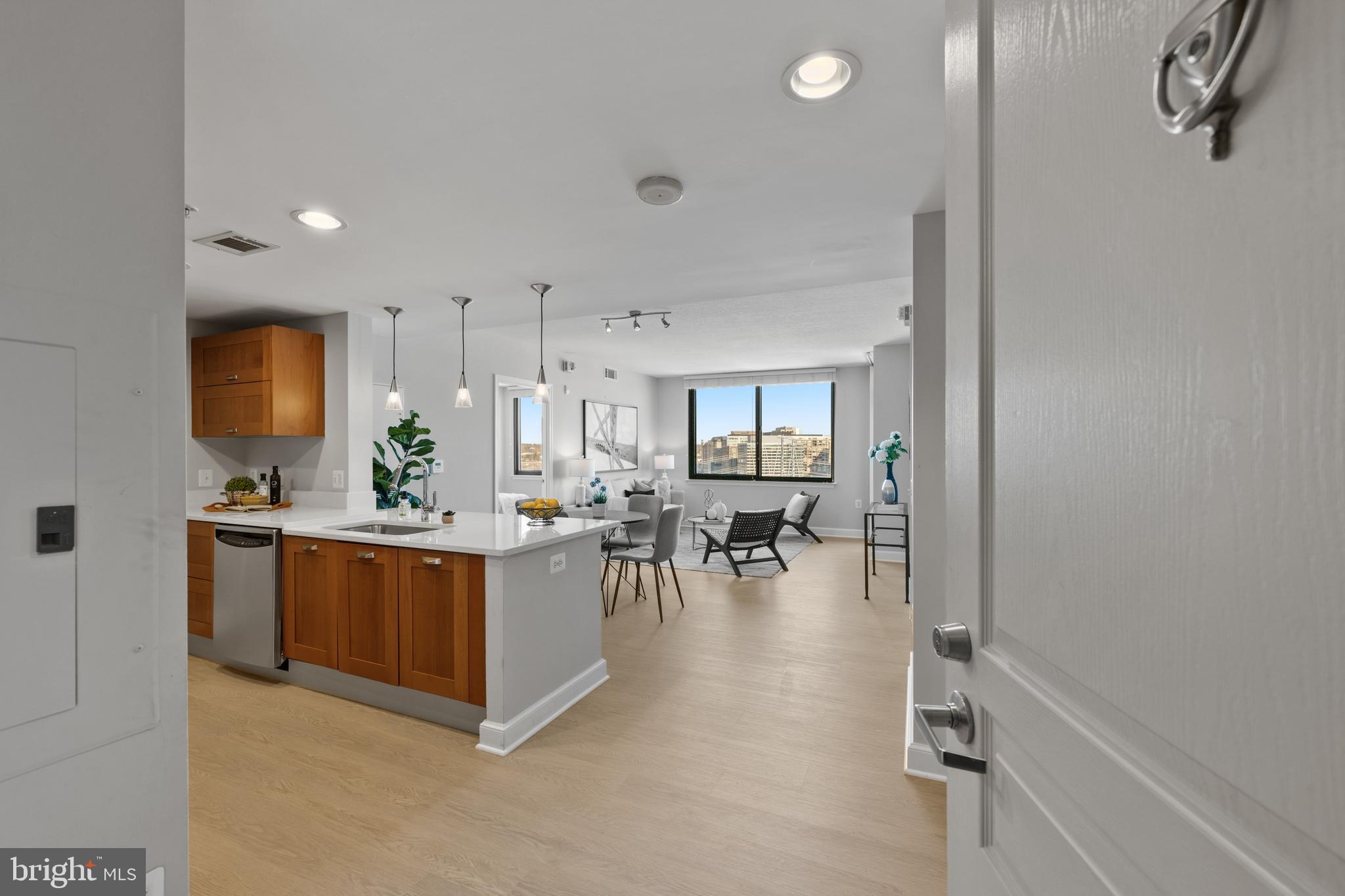 2451 MIDTOWN AVENUE 1401