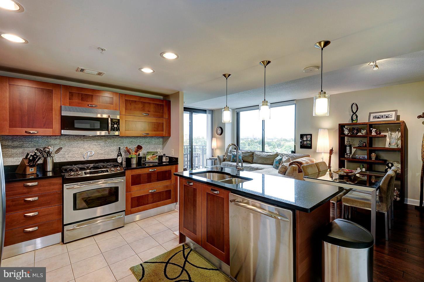 2451 MIDTOWN AVENUE 914