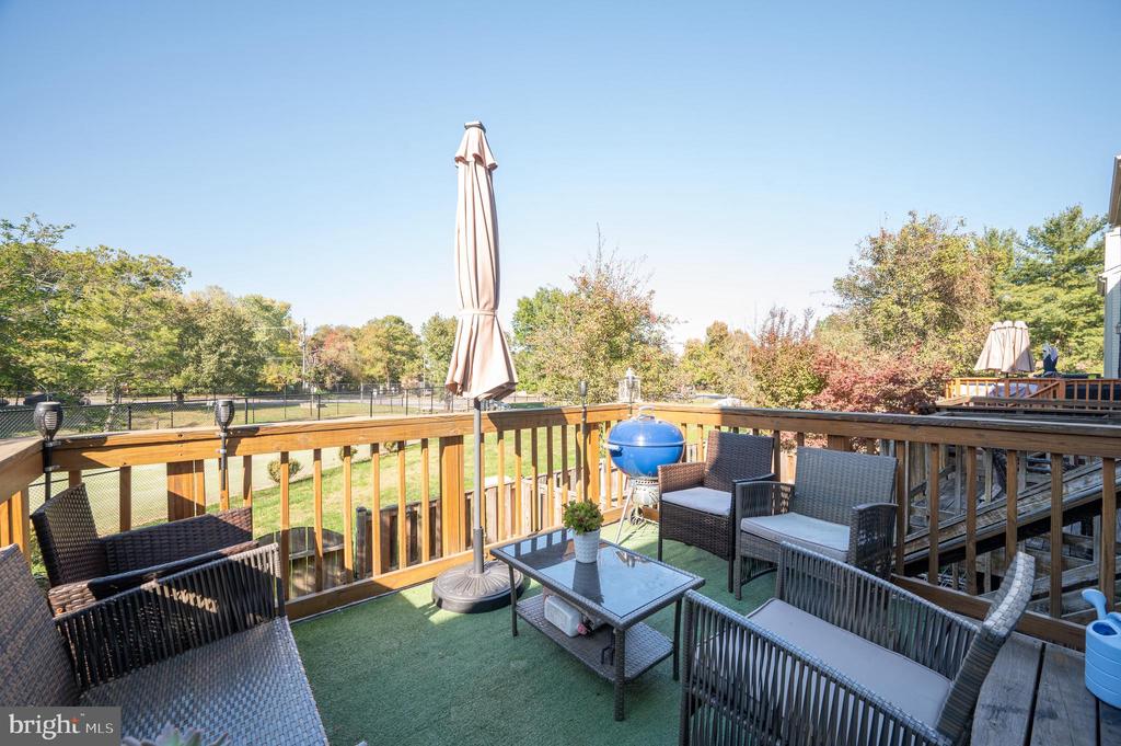 3812 ROXBURY COURT