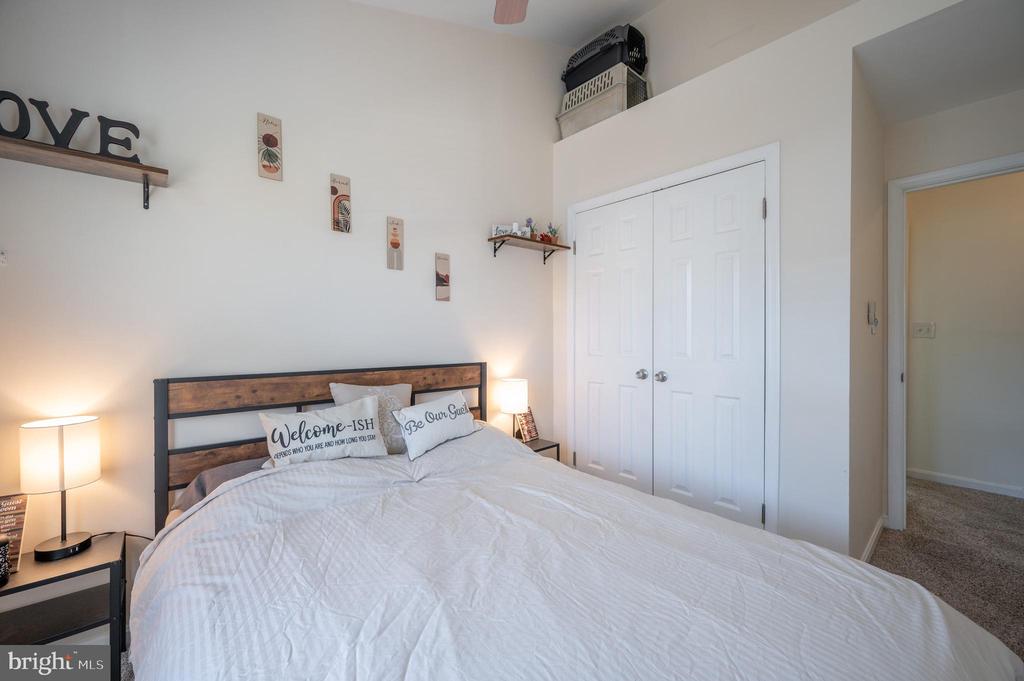 3812 ROXBURY COURT