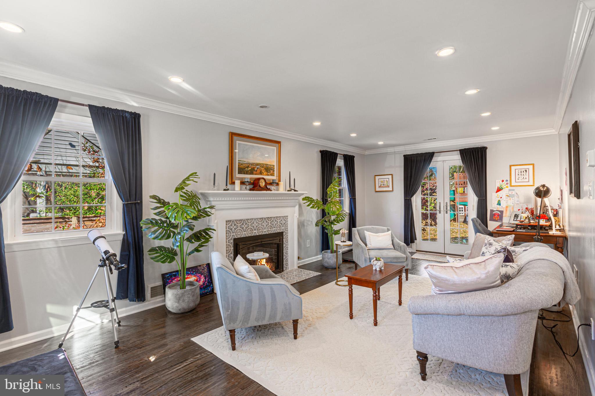 1112 WAYNEWOOD BOULEVARD