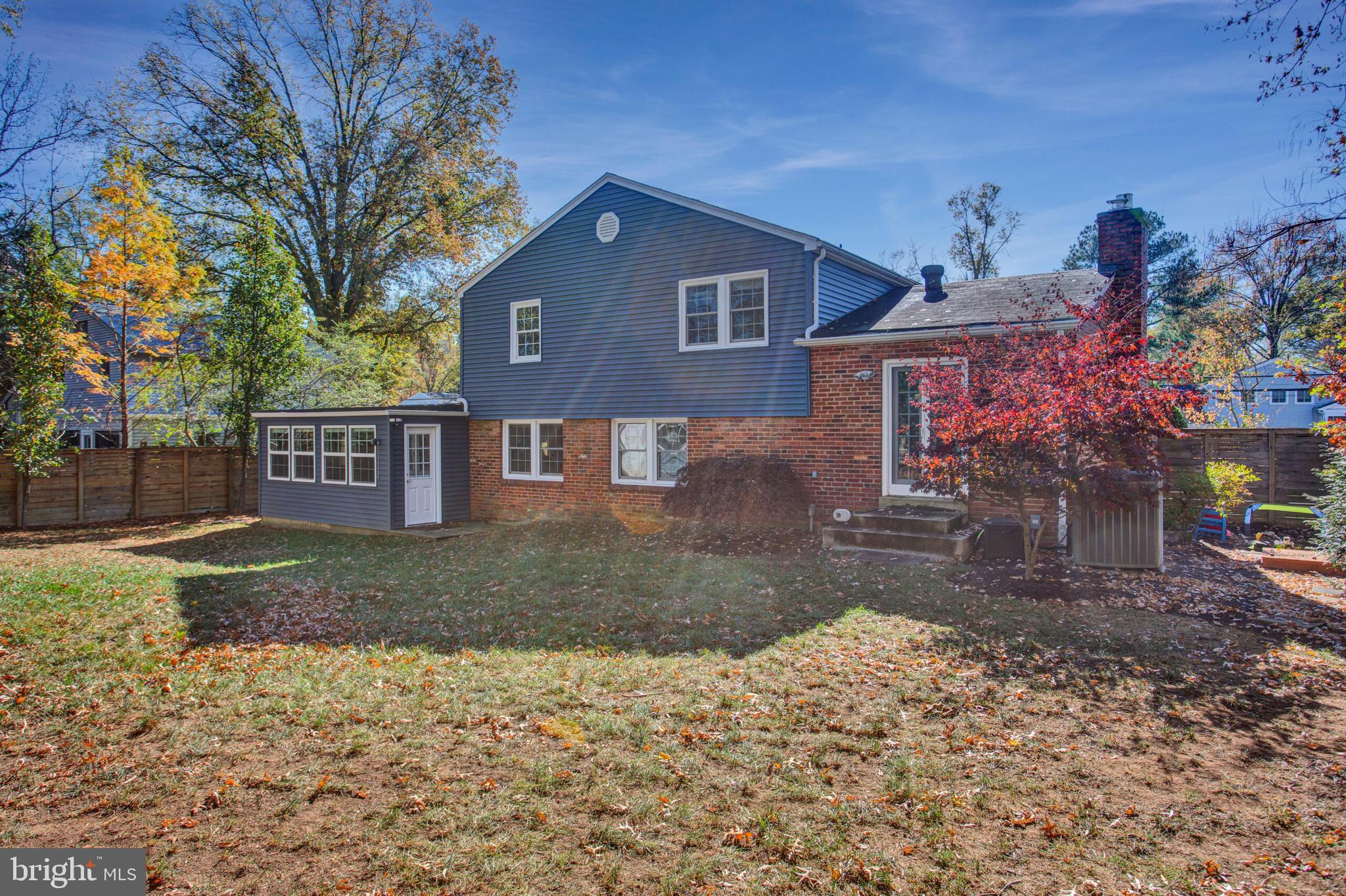 1112 WAYNEWOOD BOULEVARD