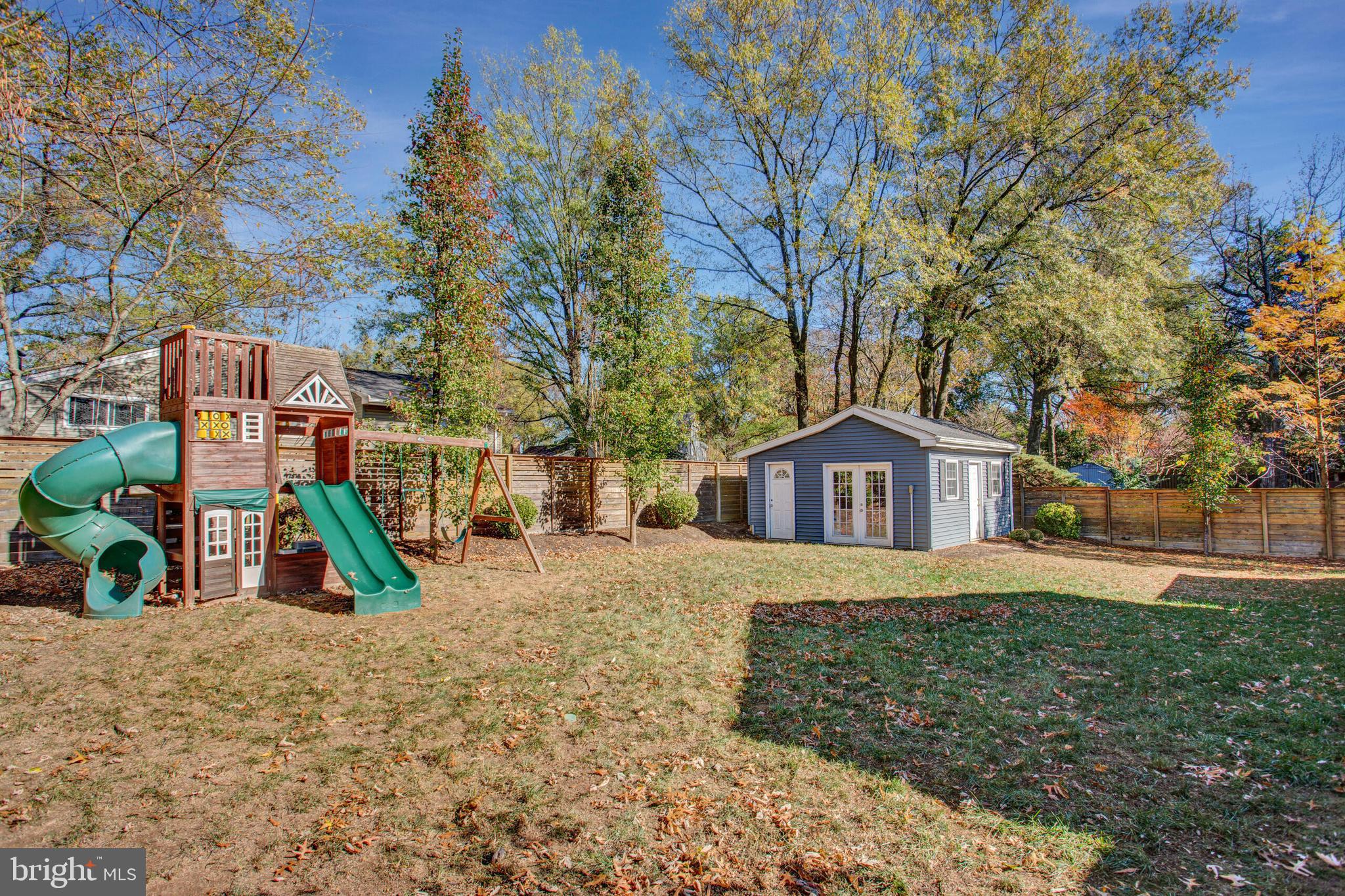 1112 WAYNEWOOD BOULEVARD