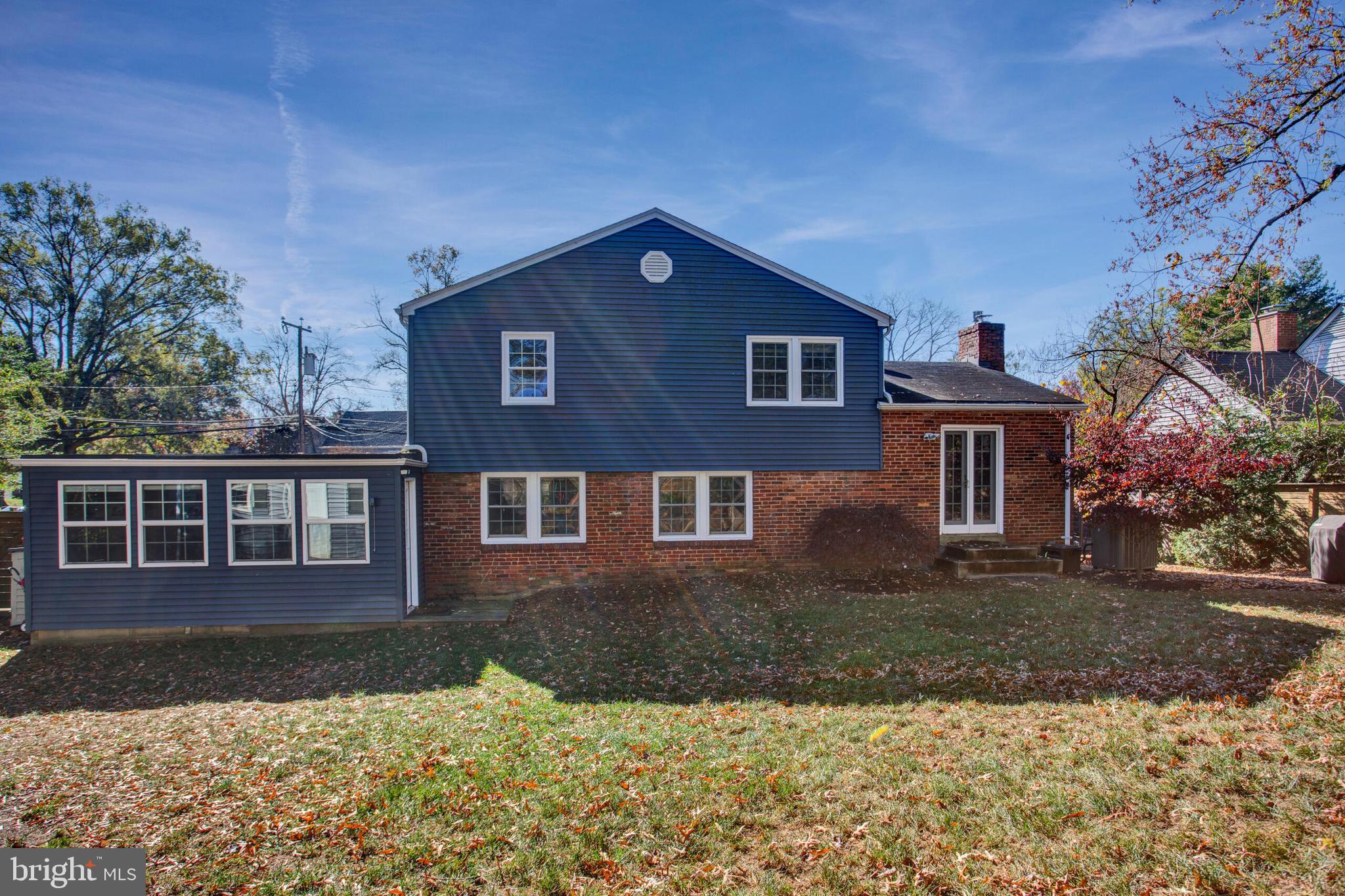 1112 WAYNEWOOD BOULEVARD