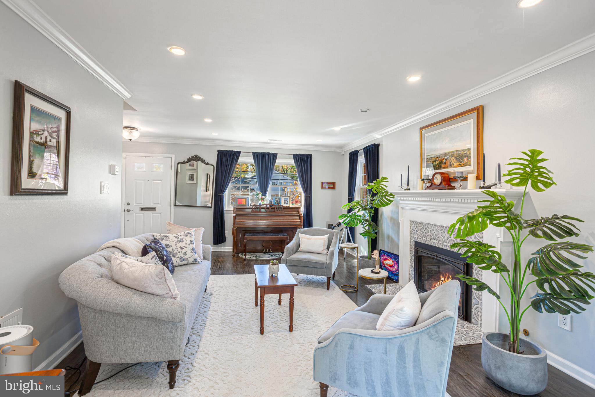 1112 WAYNEWOOD BOULEVARD