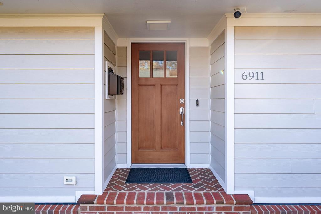 6911 CLEMSON DRIVE
