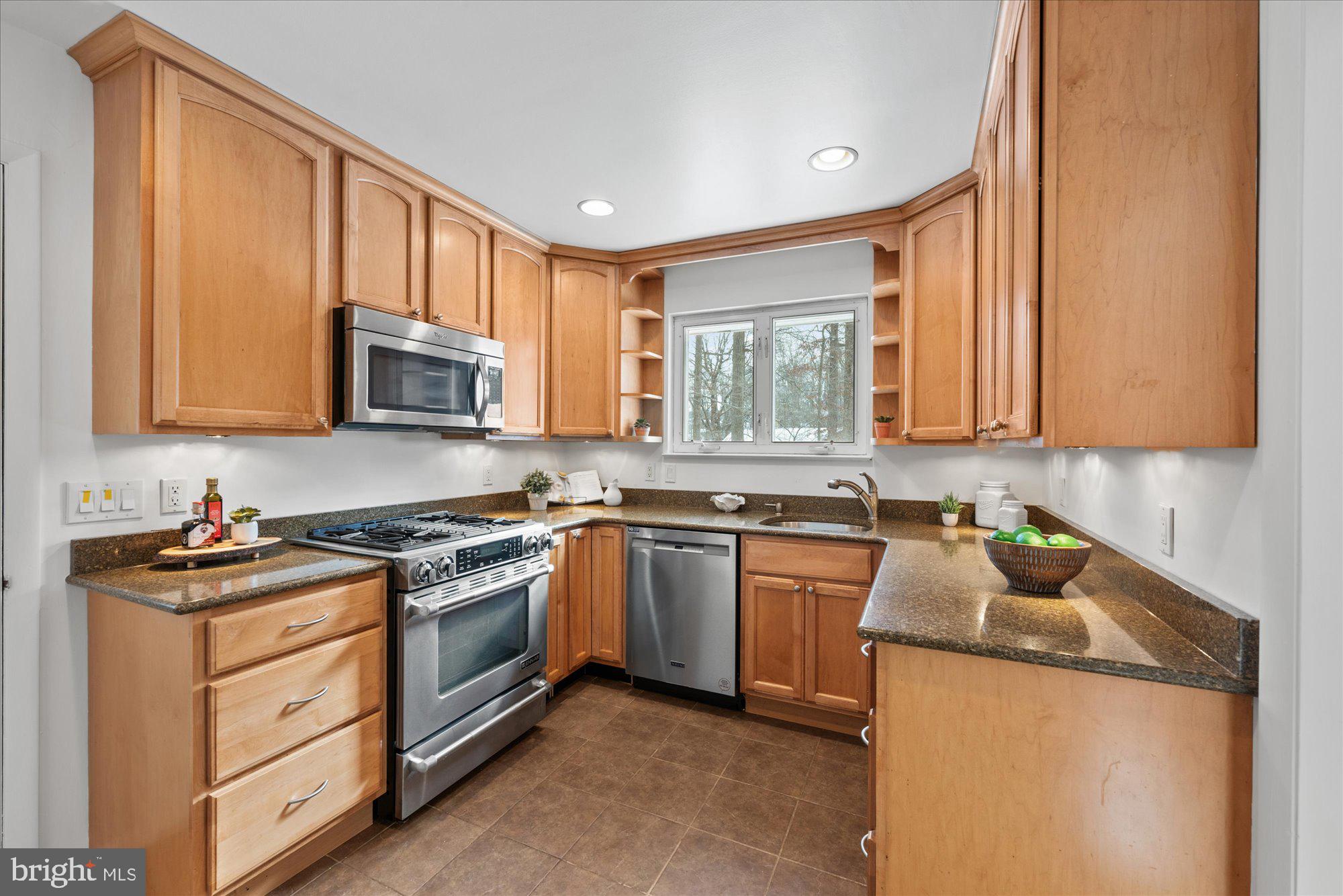 5617 BELLINGTON AVENUE