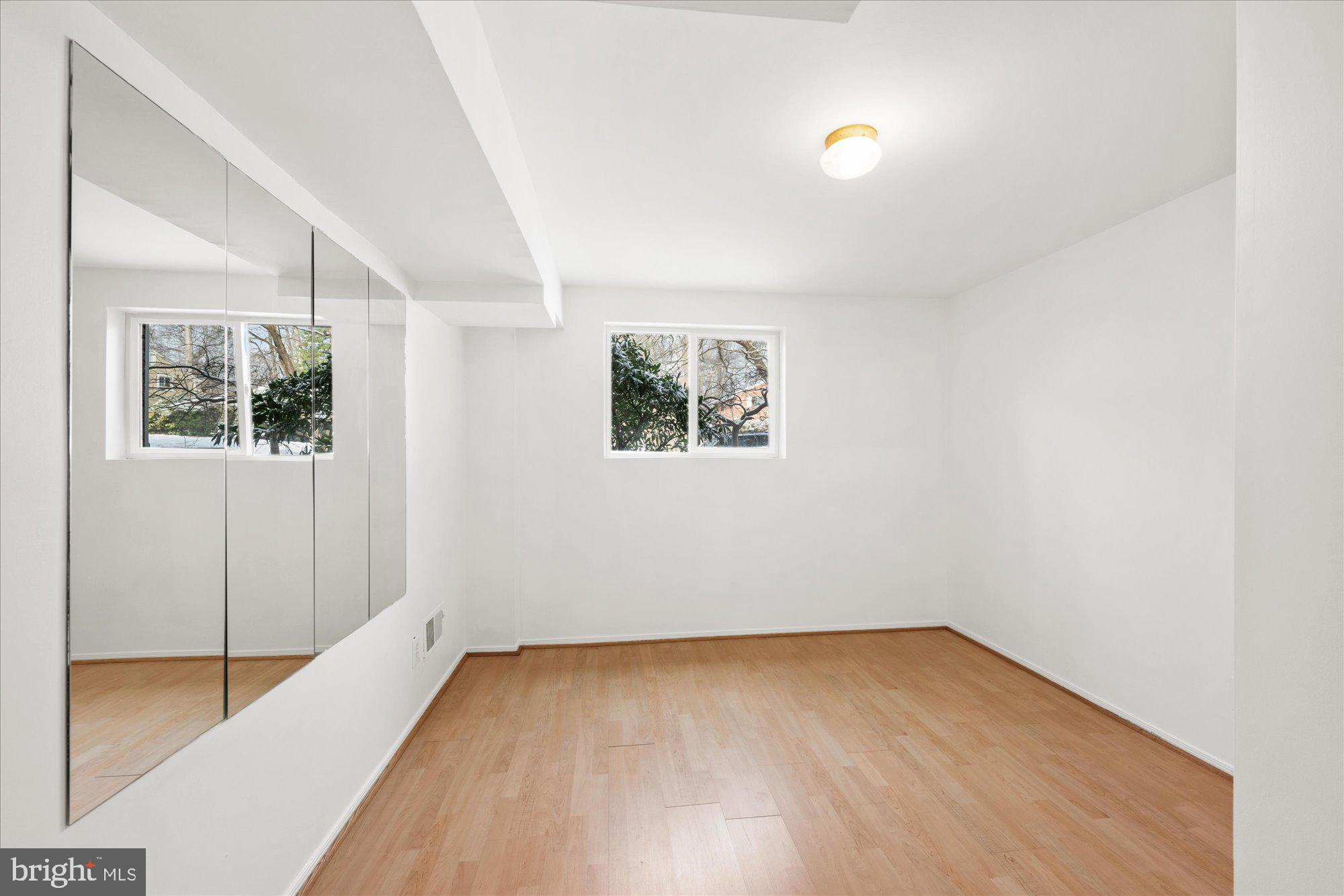 5617 BELLINGTON AVENUE