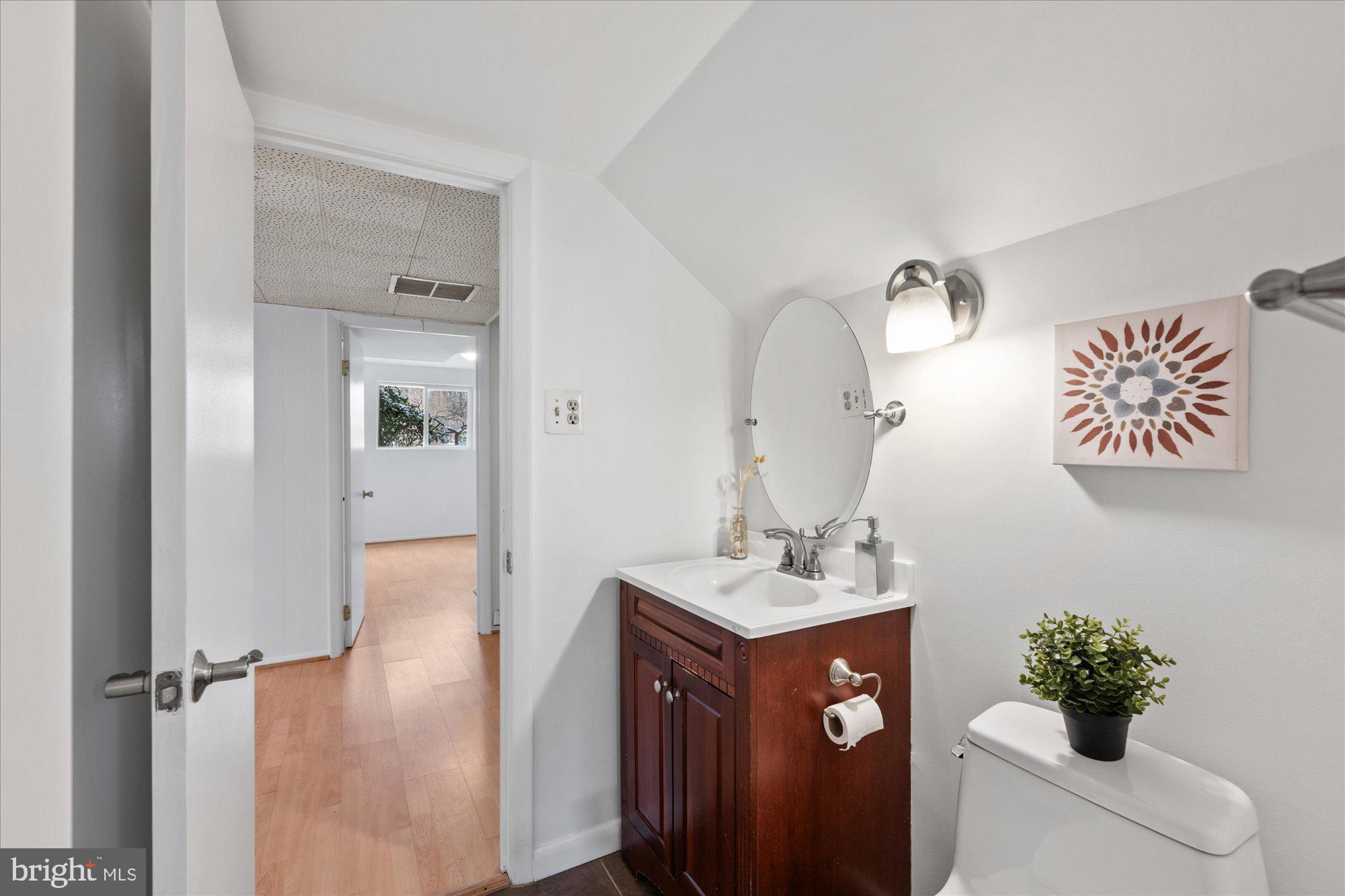 5617 BELLINGTON AVENUE