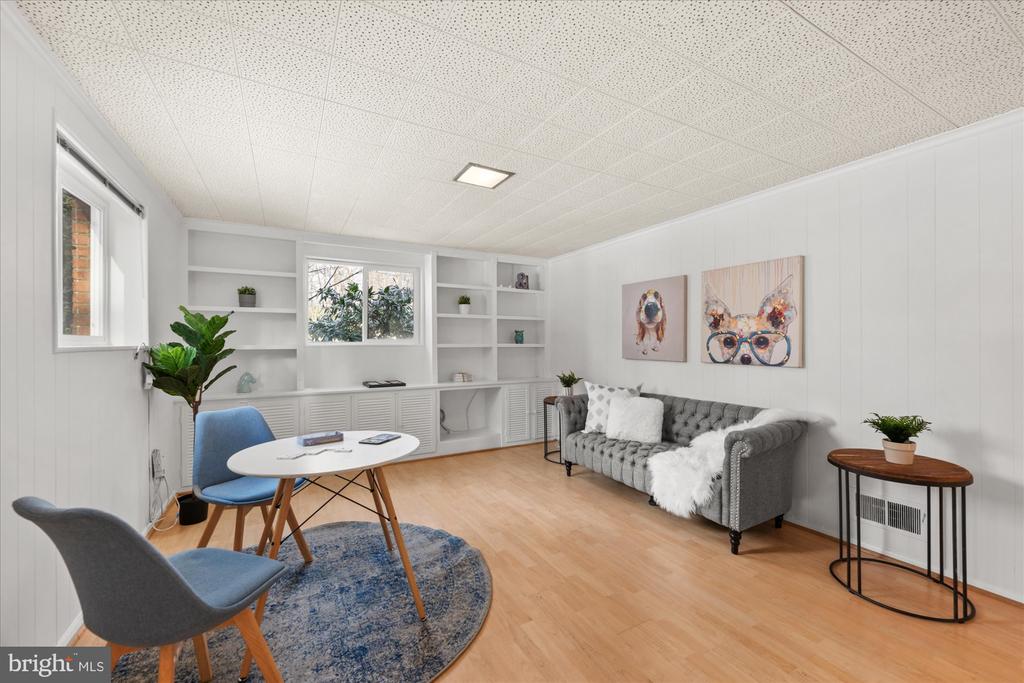 5617 BELLINGTON AVENUE