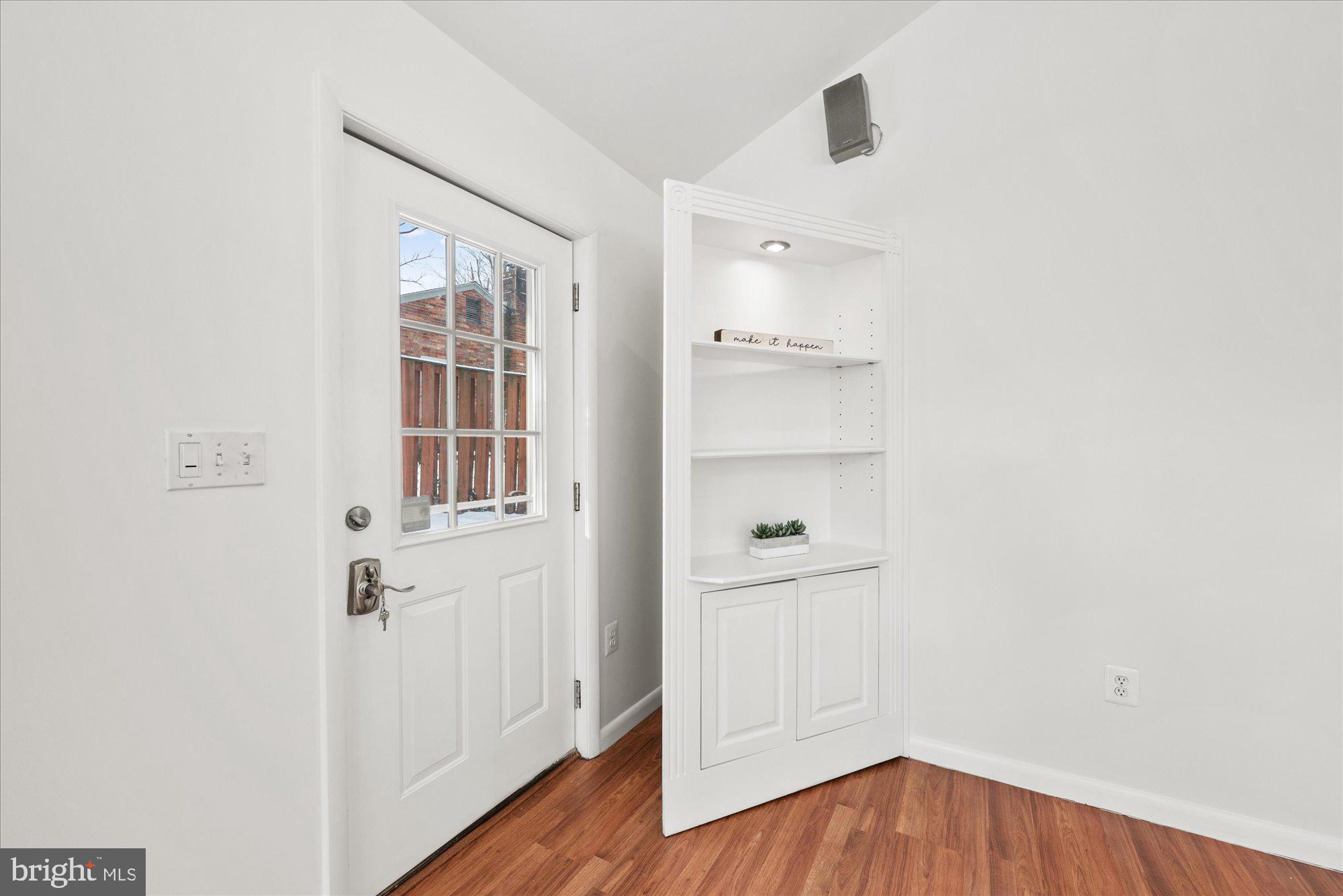 5617 BELLINGTON AVENUE