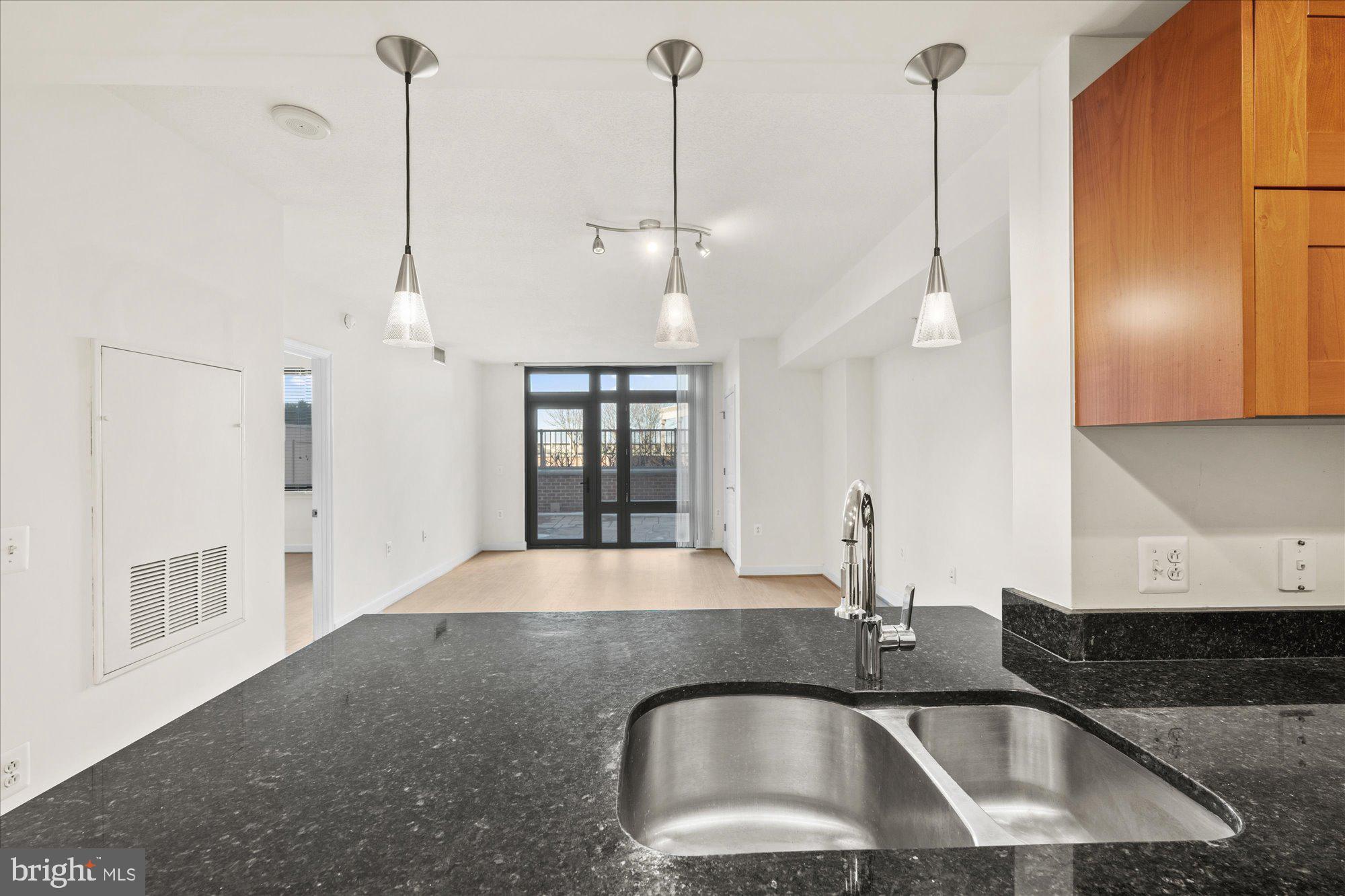 2451 MIDTOWN AVENUE 724