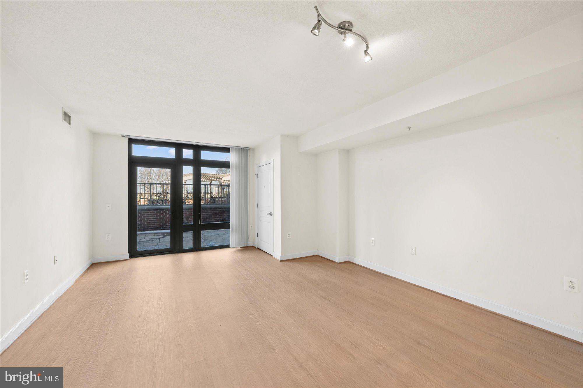 2451 MIDTOWN AVENUE 724