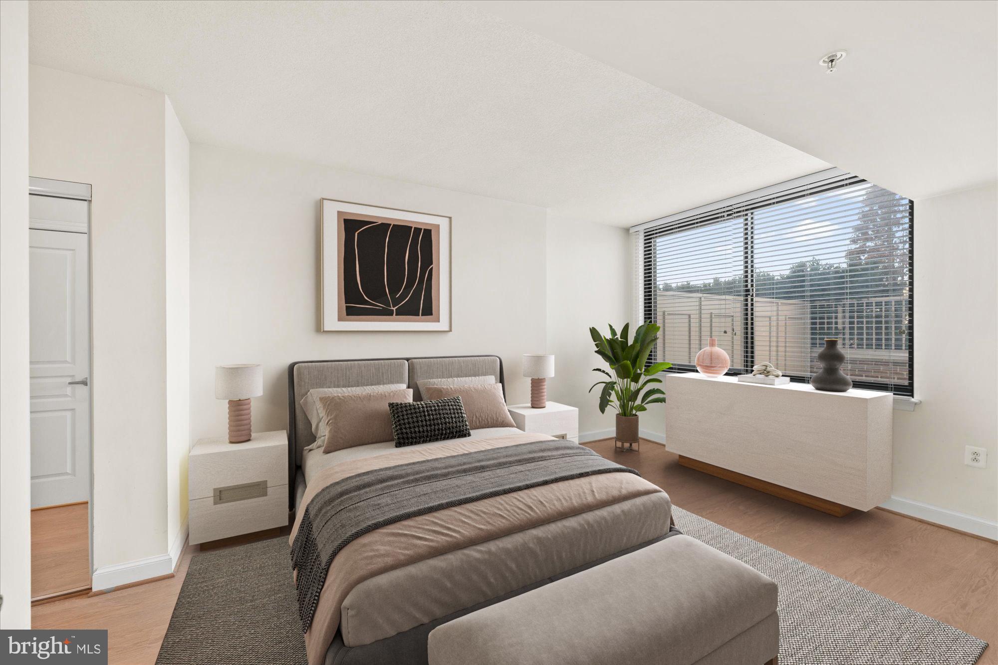 2451 MIDTOWN AVENUE 724