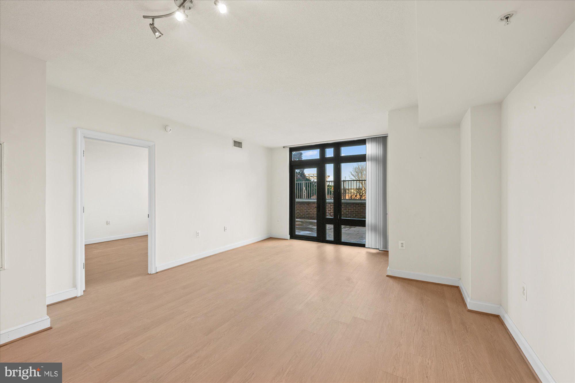 2451 MIDTOWN AVENUE 724