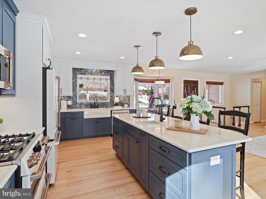 4937 RED FOX DRIVE