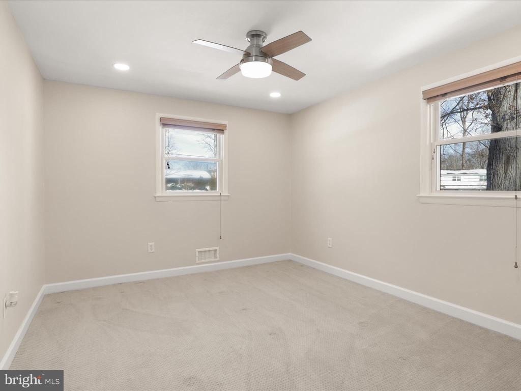 4937 RED FOX DRIVE