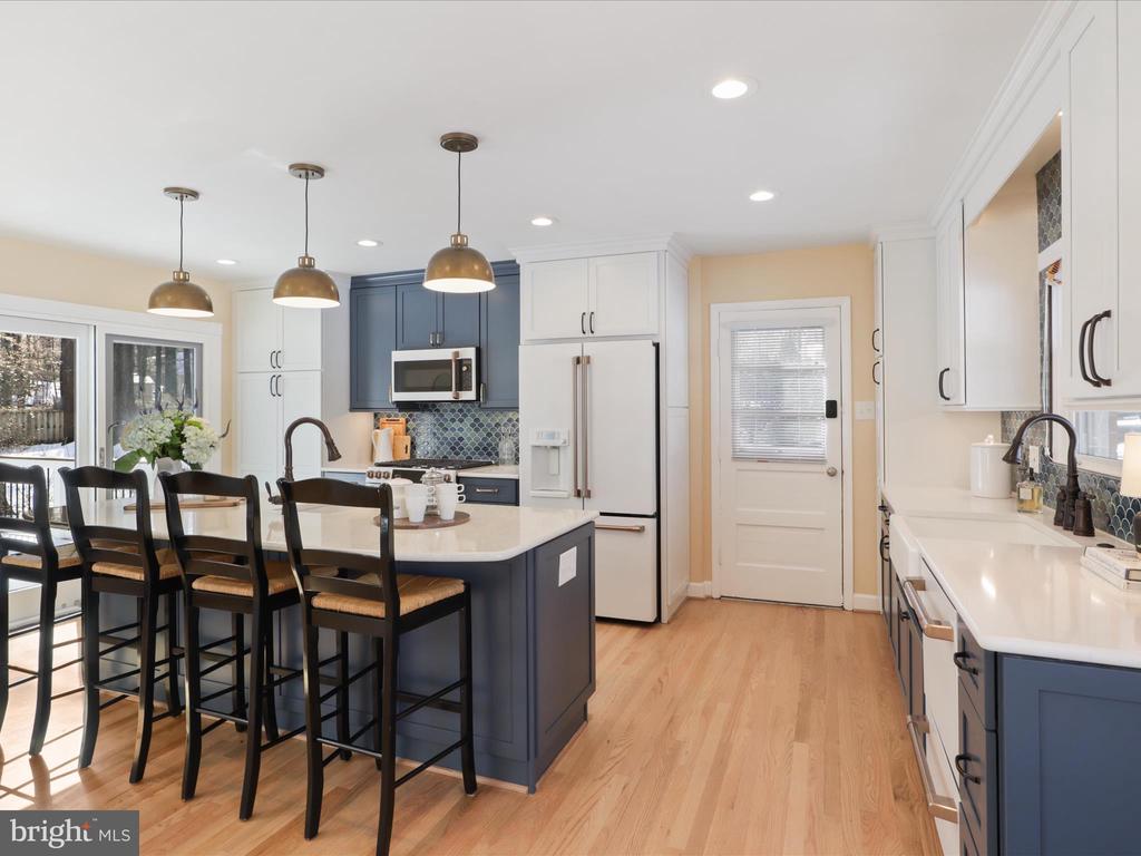 4937 RED FOX DRIVE