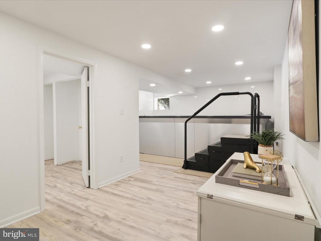 4937 RED FOX DRIVE