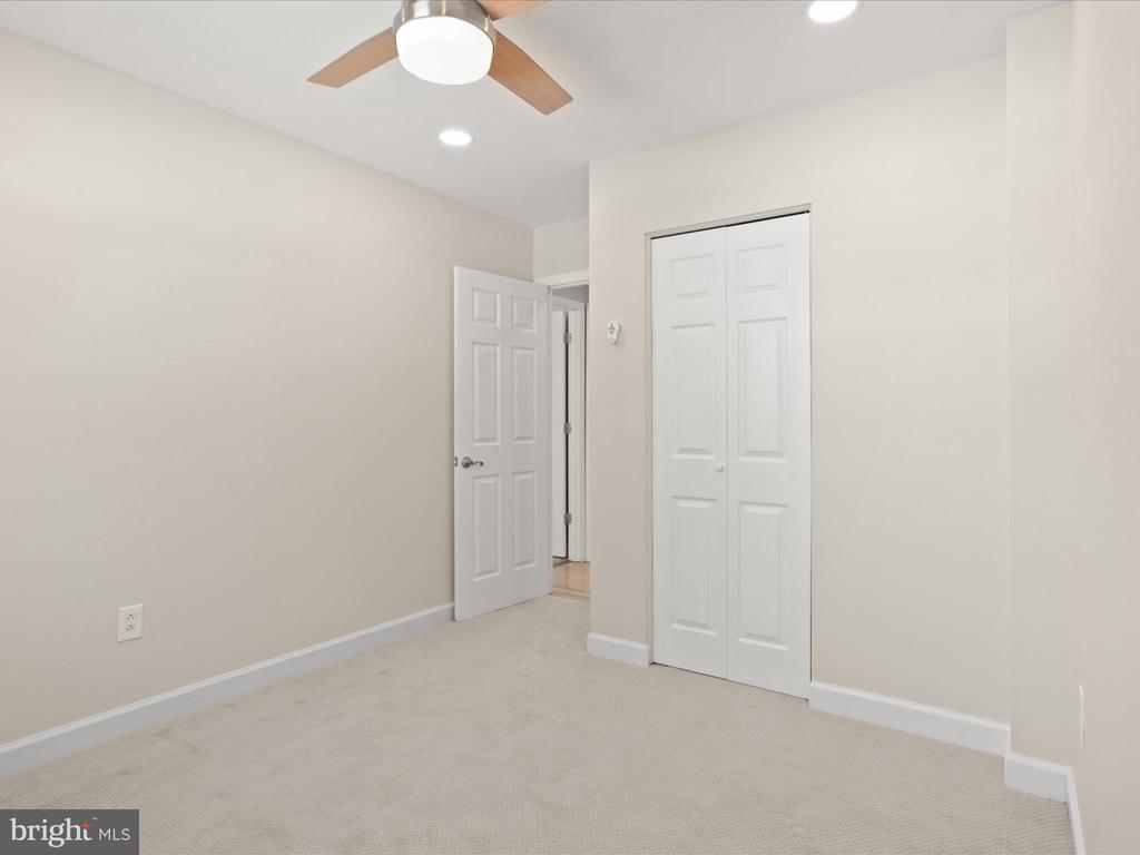 4937 RED FOX DRIVE