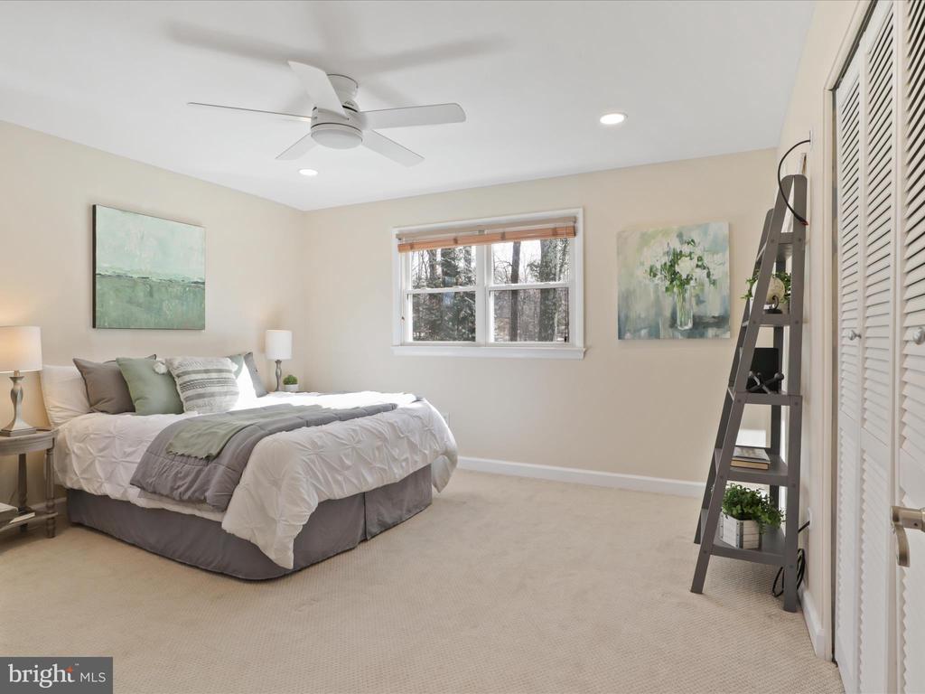 4937 RED FOX DRIVE