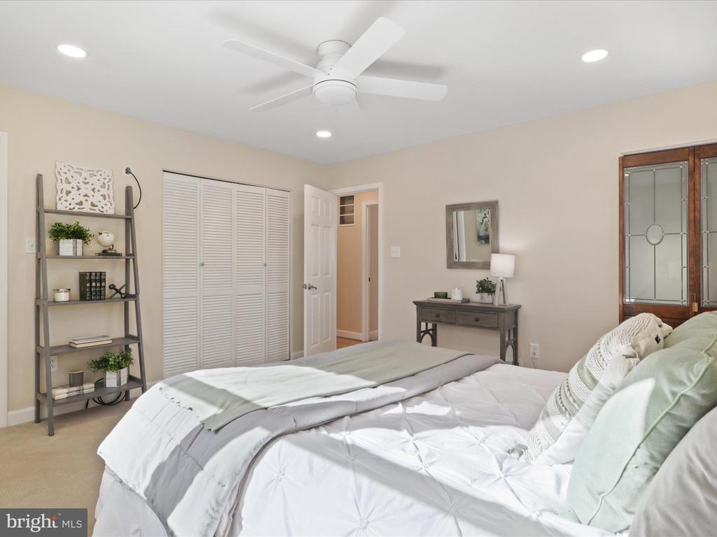 4937 RED FOX DRIVE