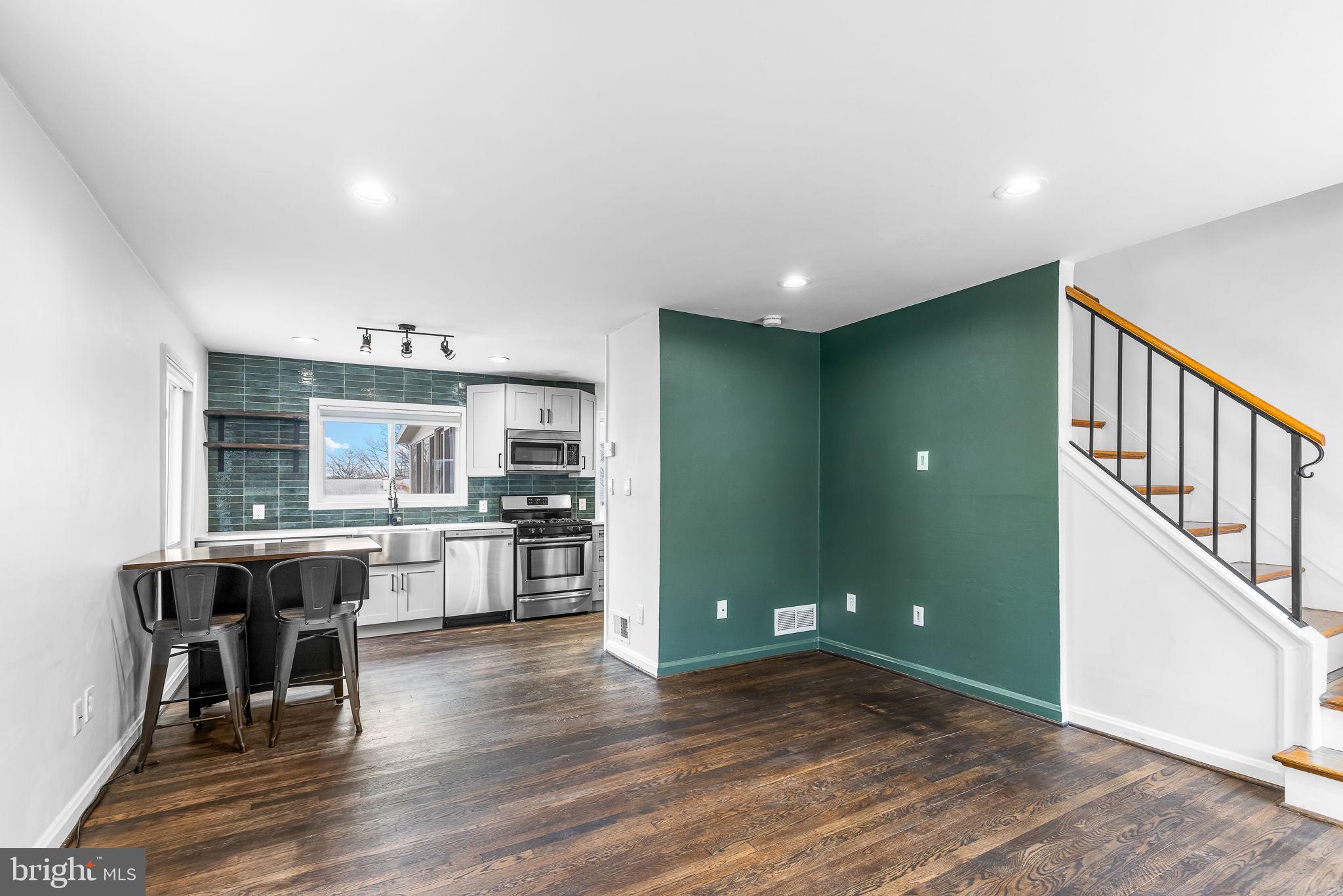 2318 RIVERVIEW TERRACE