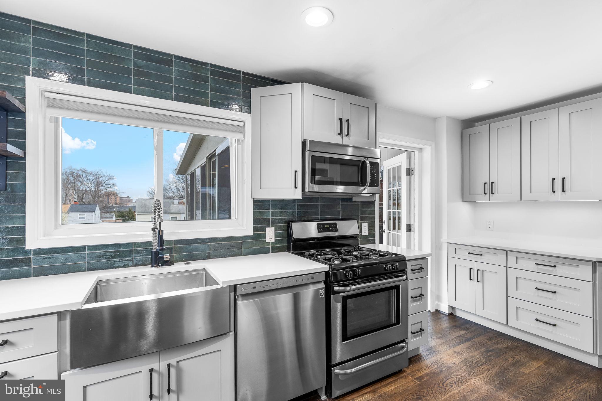 2318 RIVERVIEW TERRACE