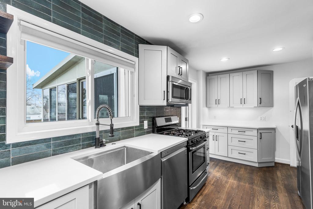 2318 RIVERVIEW TERRACE