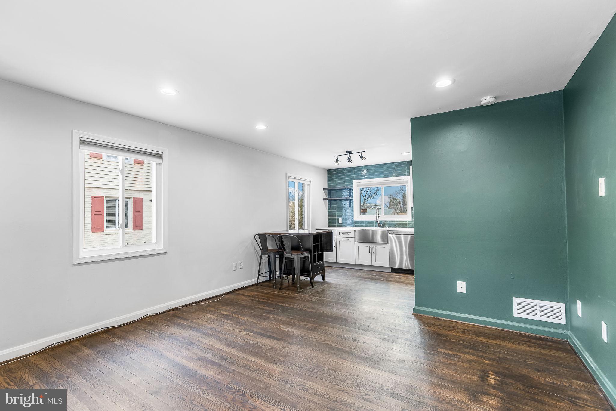 2318 RIVERVIEW TERRACE